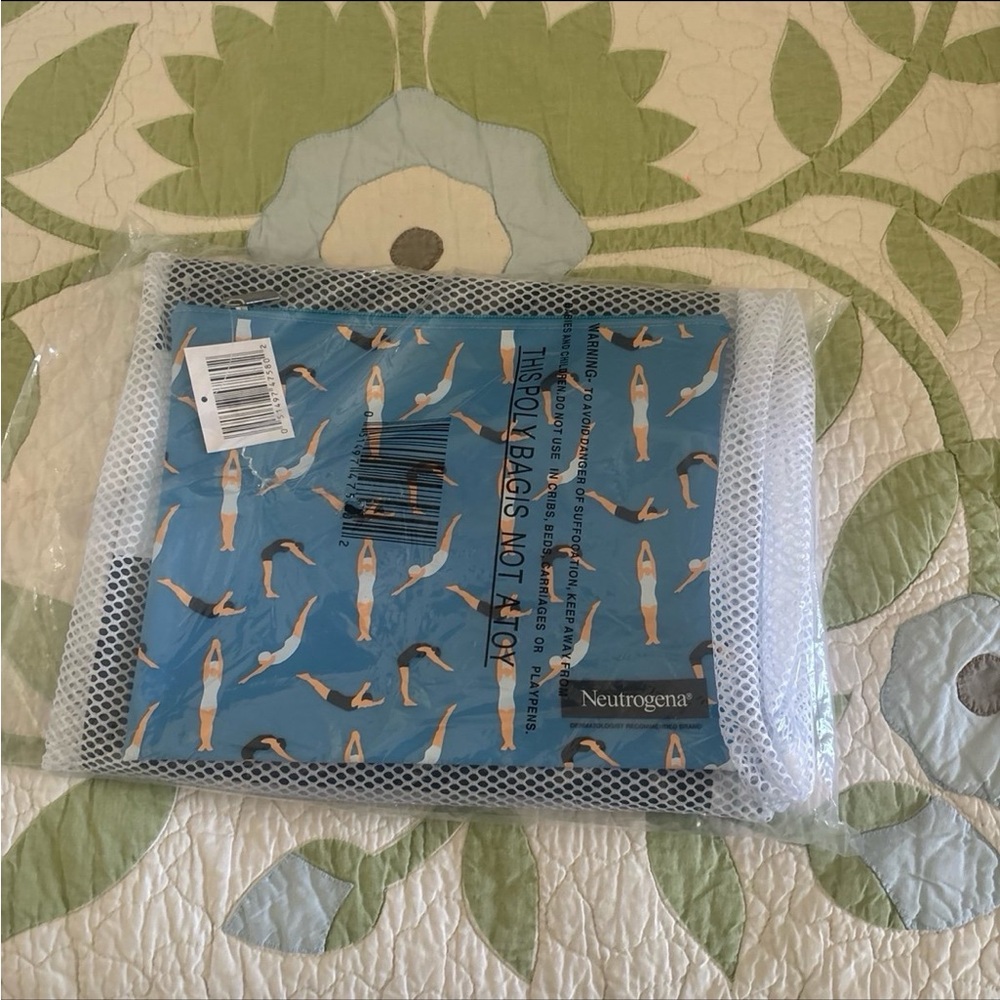 Neutrogena Inflatable Pool Raft and Waterproof Pouch NWT - Picture 2 of 5